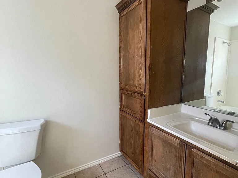 1806 S Ironwood St #D — Photo 10