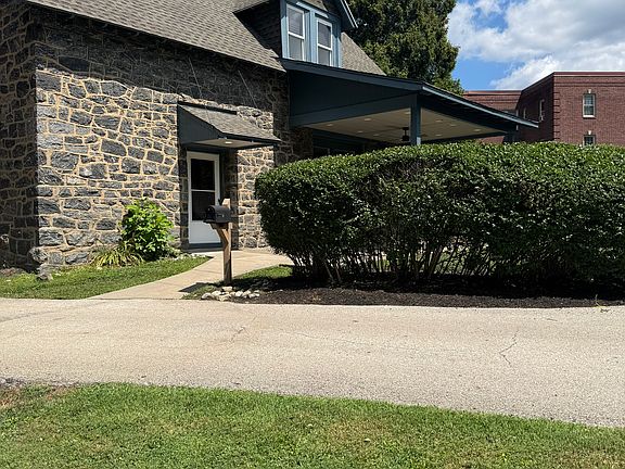 5th image of 1319 Montgomery Ave