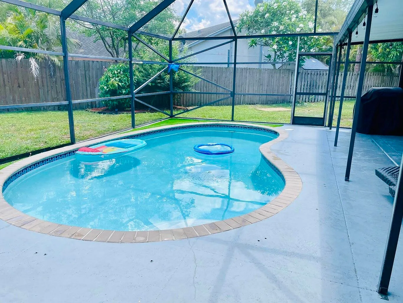 3 bed, 2.0 bath, 1275 sqft, $3,600 — Photo 2