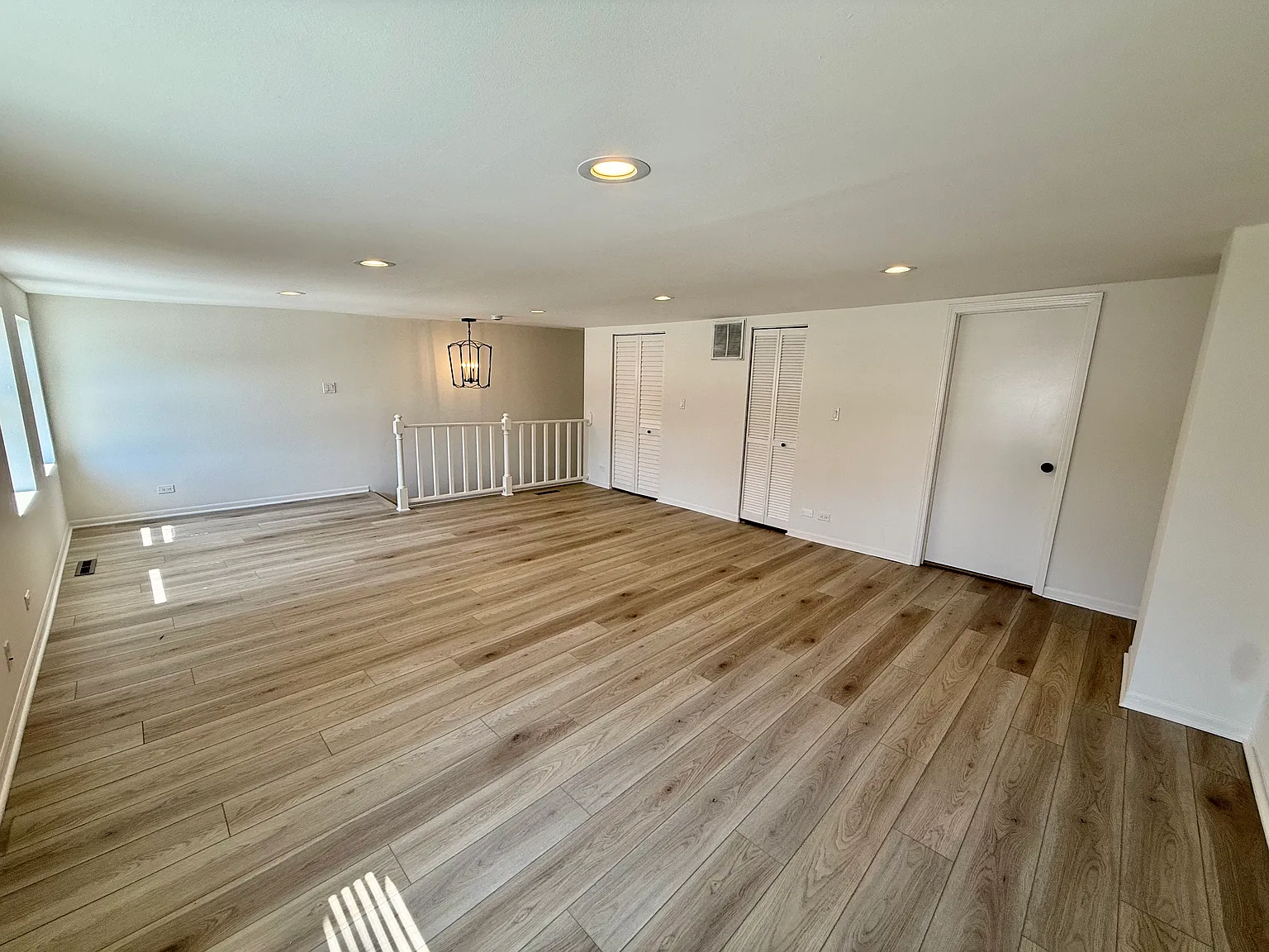 2 bed, 1200 sqft, $4,595 — Photo 3