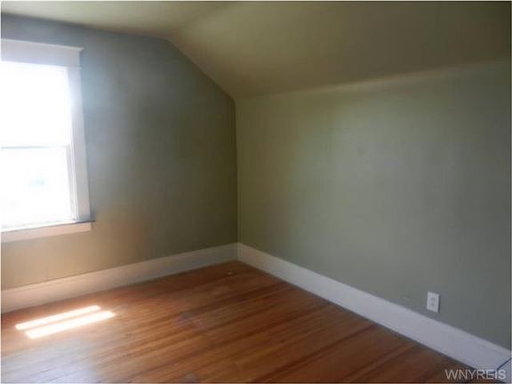 4th image of 94 Millicent Ave