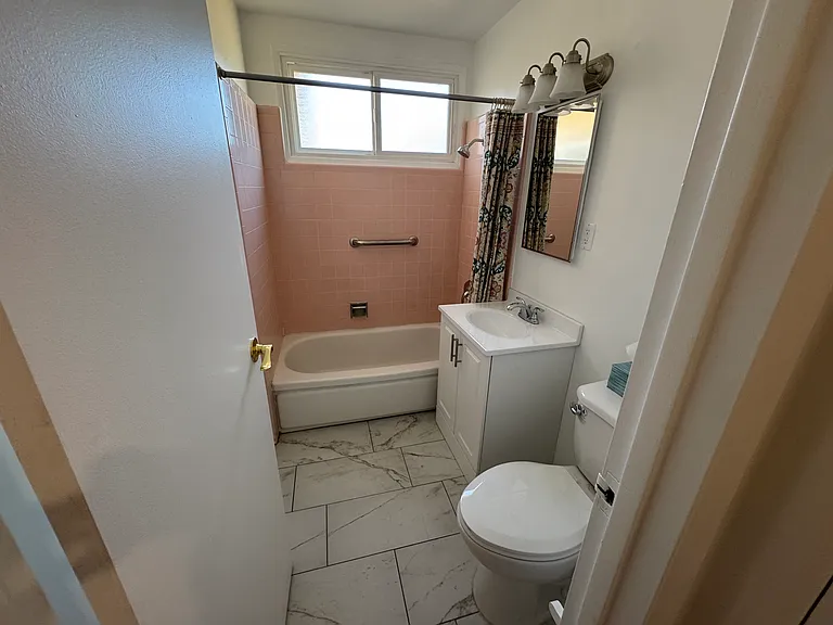 15901 Community St — Photo 12