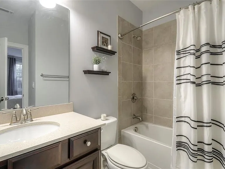 453 Alderwood St — Photo 23