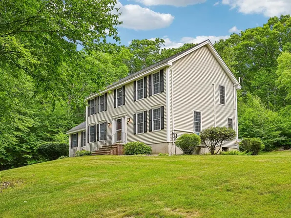 8 Hazelwood Drive, Salem, NH 03079