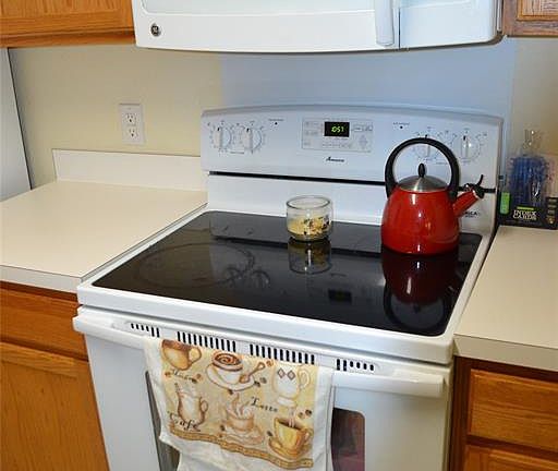5th image of 2817 Hilcroft Ave