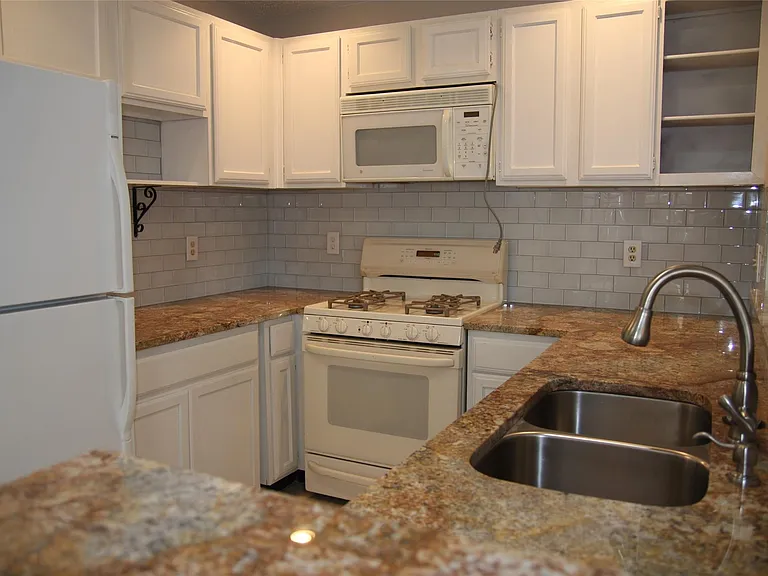 7825 Beauregard Cir #3A — Photo 32