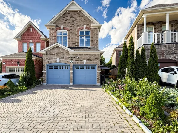 84 Braebrook Dr, Whitby, ON L1R 0M9