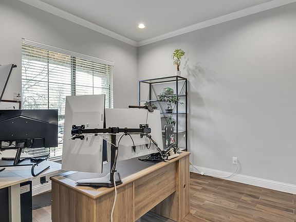 4th image of 1306 Elizabeth St