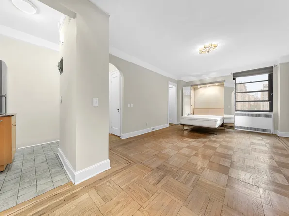 590 West End Avenue image 2 of 4