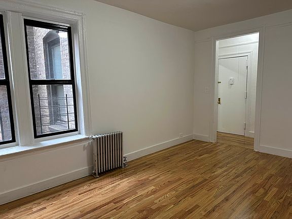 5th image of 967 Sherman Ave #5S