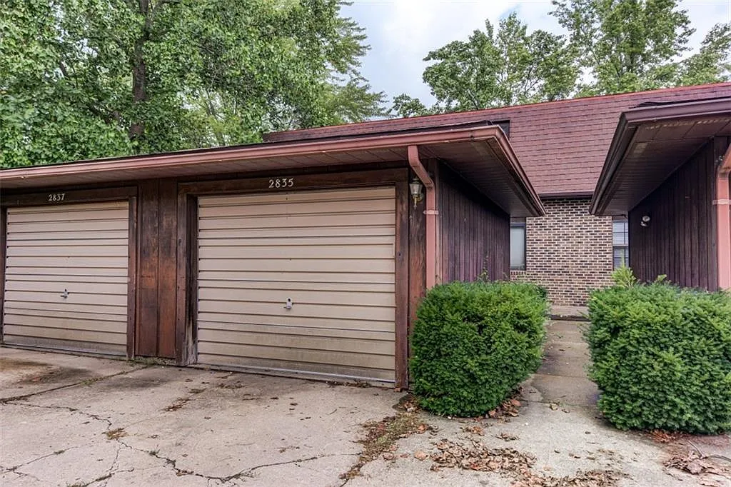 2835 Grove Ct photo 1