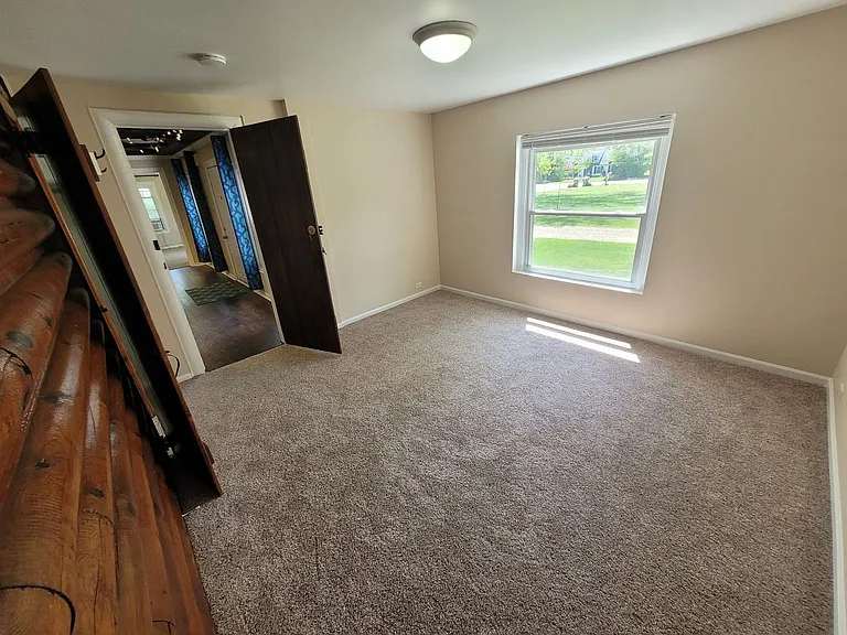 370 N Lake Dr — Photo 12