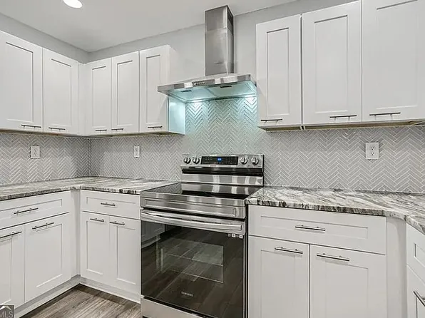 4058 Sweetbriar Ln, Forest Park, GA 30297