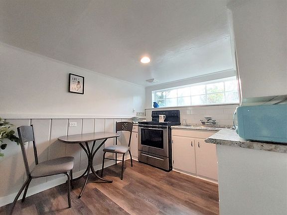 5th image of 3218 S Melrose St Unit B