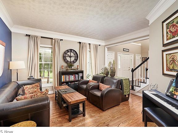 3rd image of 4188 Swan Lake Dr