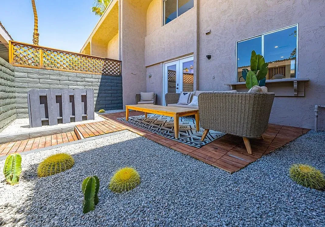 3 bed, 2.5 bath, 1344 sqft, $2,500 — Photo 2