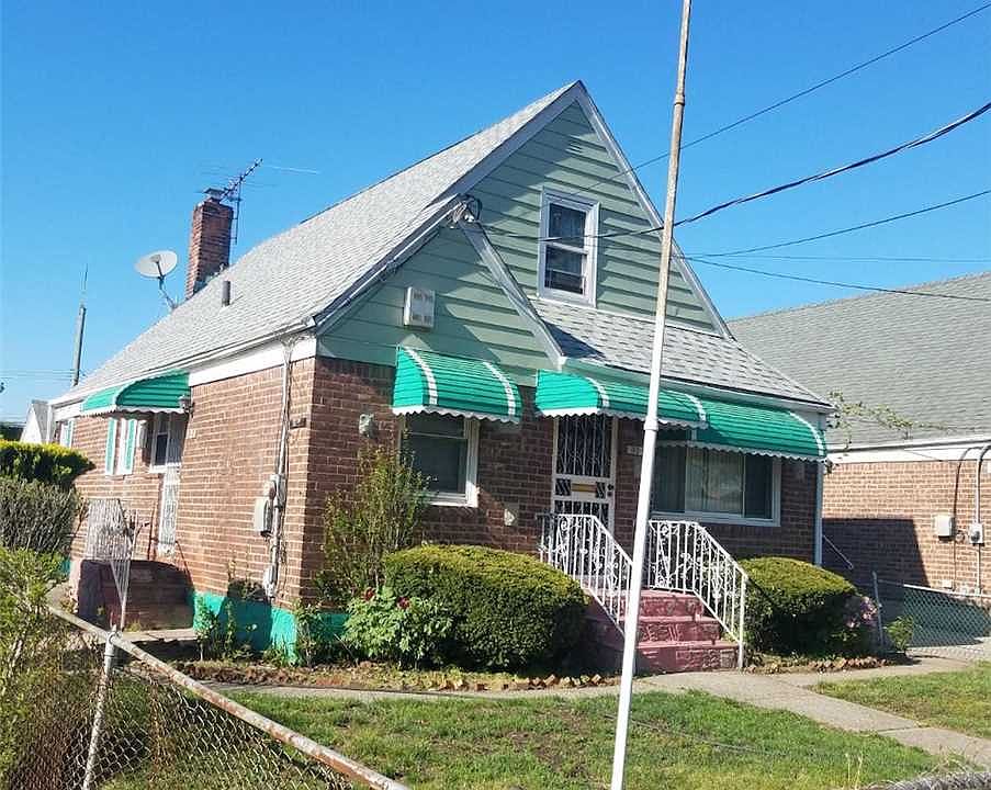 2nd image of 11215 223rd St