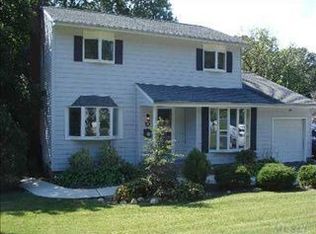 20 Wenmore Rd, Commack, NY 11725