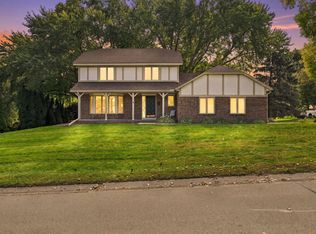 18731 Maple Leaf Dr, Eden Prairie, MN 55346