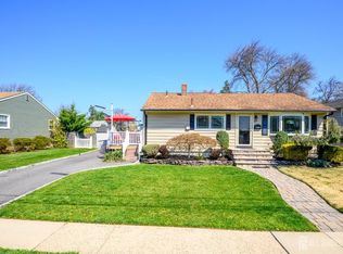 144 Garden Ter, Edison, NJ 08817