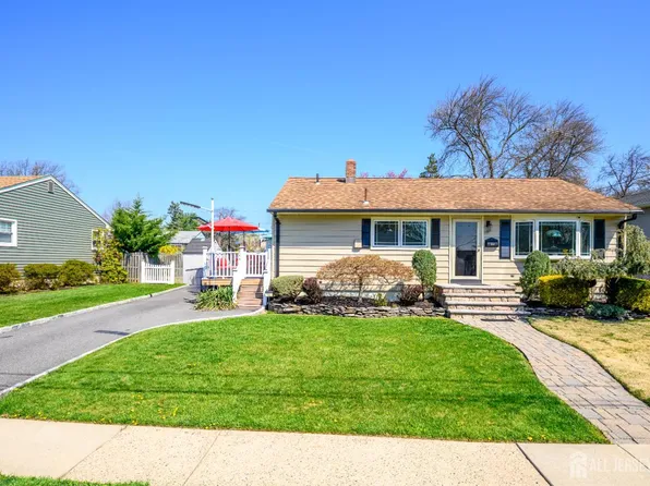 144 Garden Ter, Edison, NJ 08817