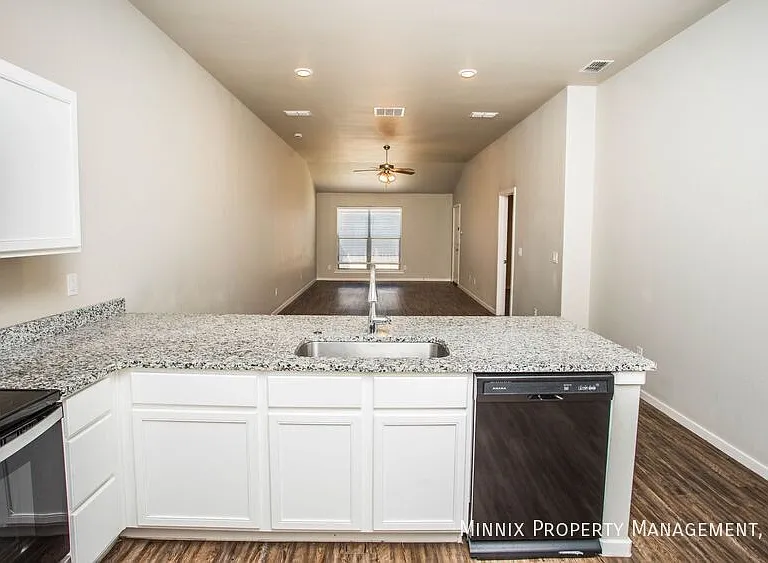2113 N Jayton Ave #B — Photo 26