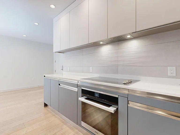 606 Capp St #105 — Photo 4