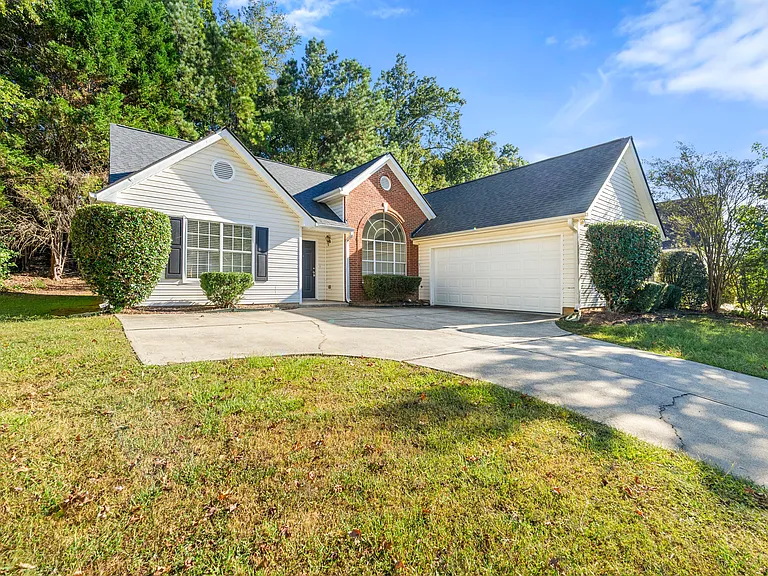 1450 Wilkes Crest Dr — Photo 1