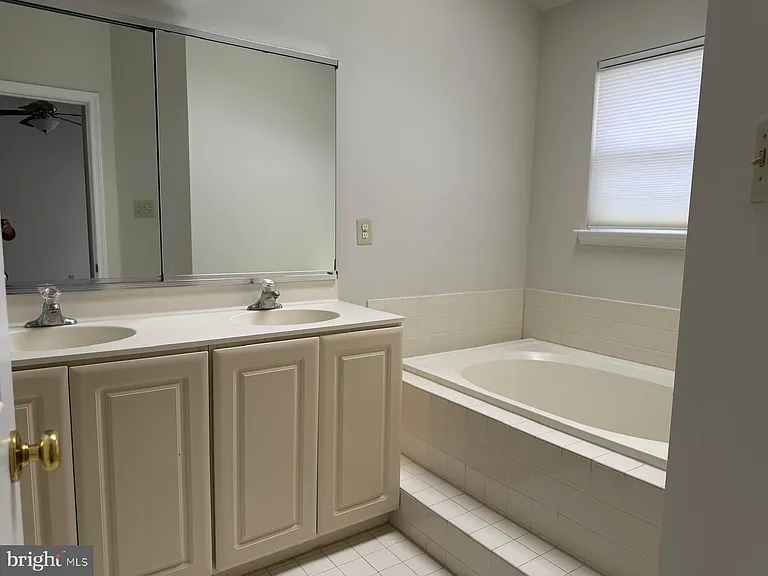 42 Madison Way — Photo 18
