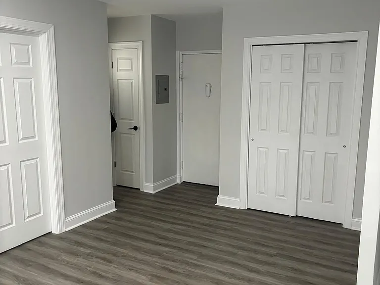 Jade Manor LP — Photo 6