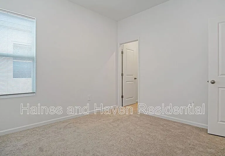 3008 Daffodil Dr — Photo 25