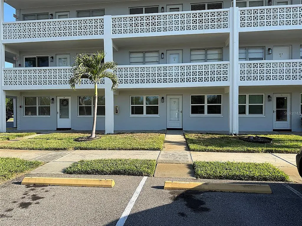 1 bed, 1.5 bath, 720 sqft, $1,250 — Photo 1