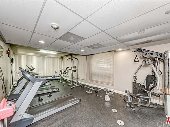 4th image of 848 S Irolo St #305