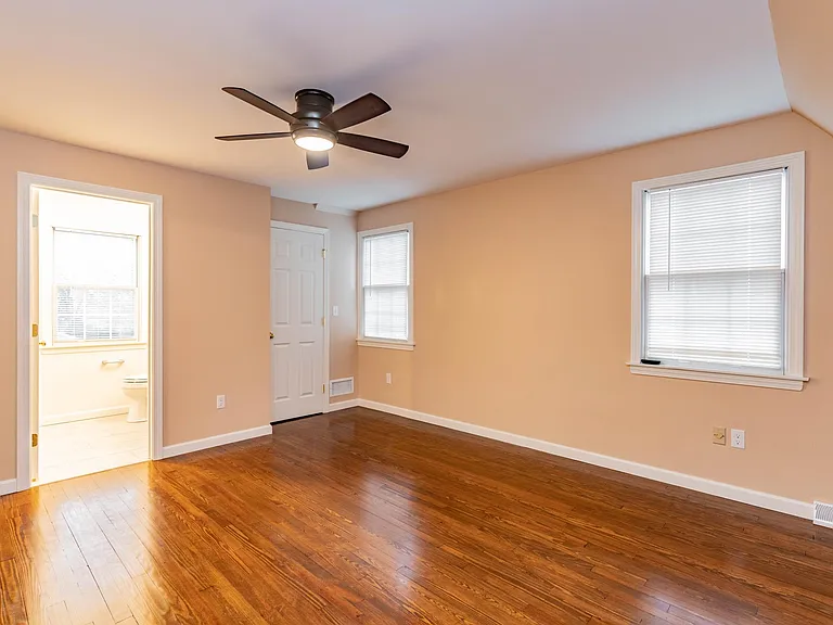 1241 Halladay Ave W — Photo 20