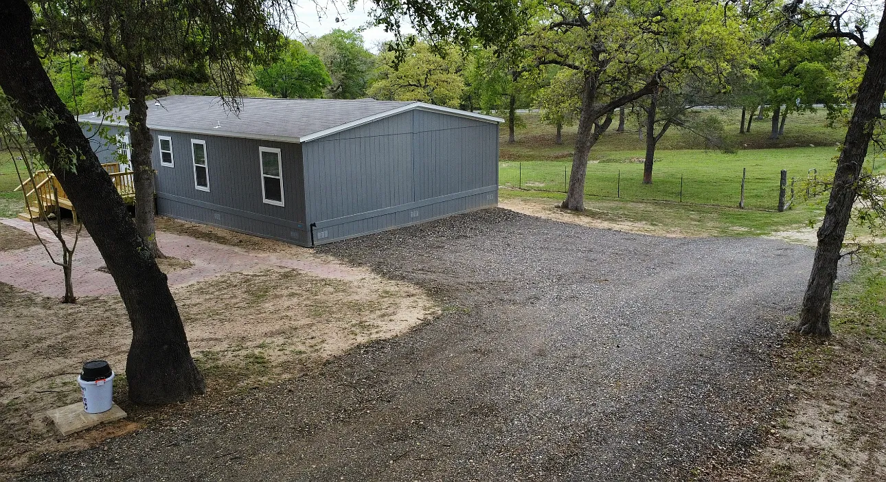 3 bed, 2.0 bath, 1577 sqft, $2,200 — Photo 4