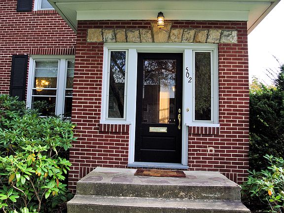 and stately front entry.