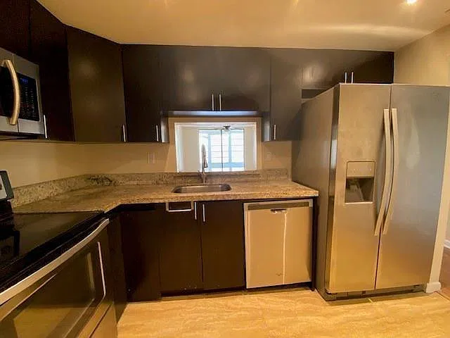 2 bed, 2.0 bath, 1000 sqft, $1,750 — Photo 3