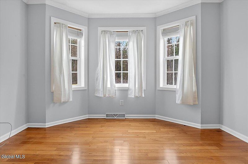 4th image of 12 Kara Lane