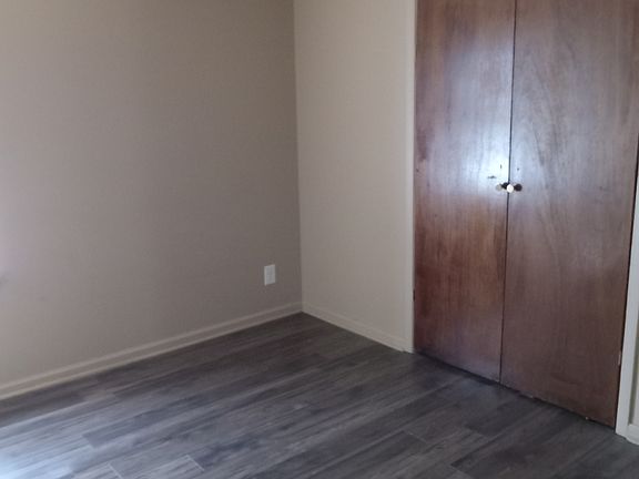 5th image of 2528 Westwood Dr