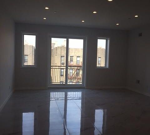 5th image of 2271 Ocean Ave