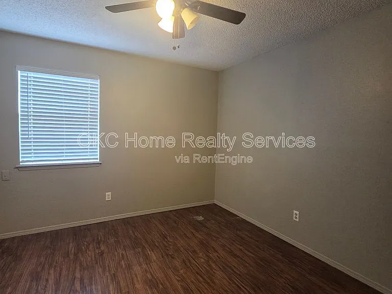 6715 Lyrewood Ln — Photo 6