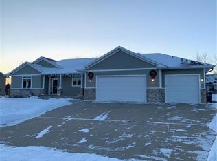 1406 28th St SW, Austin, MN 55912