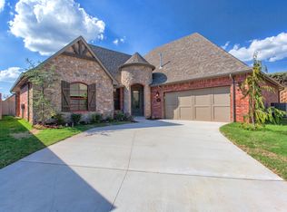 941 Villas Creek Dr, Edmond, OK 73003
