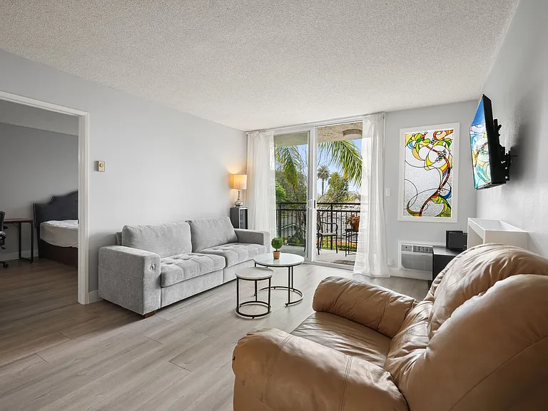 1885 Veteran Ave #207 — Photo 6