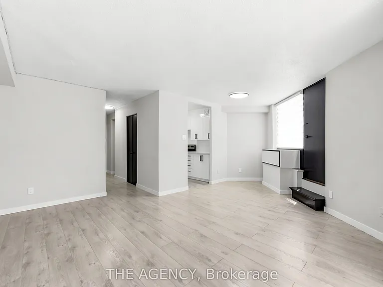 2350 Dundas St W #520A — Photo 1