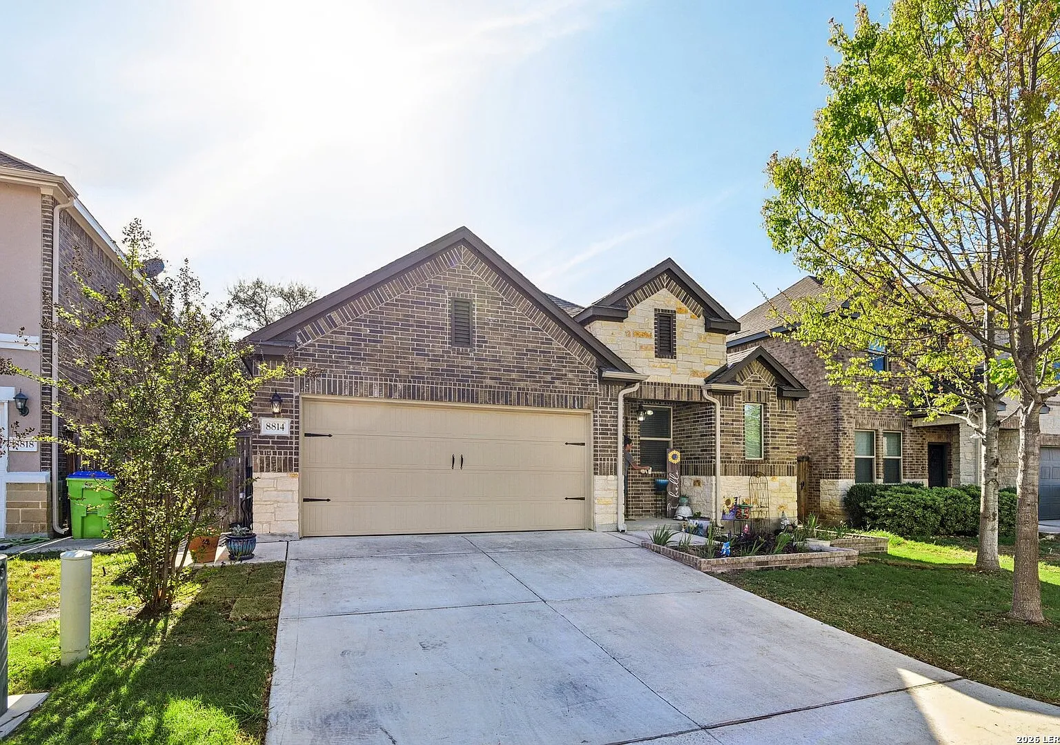 4 bed, 2.5 bath, 1848 sqft, $2,200 — Photo 1