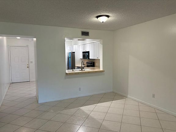 4th image of 701 Avenue L APT 104A