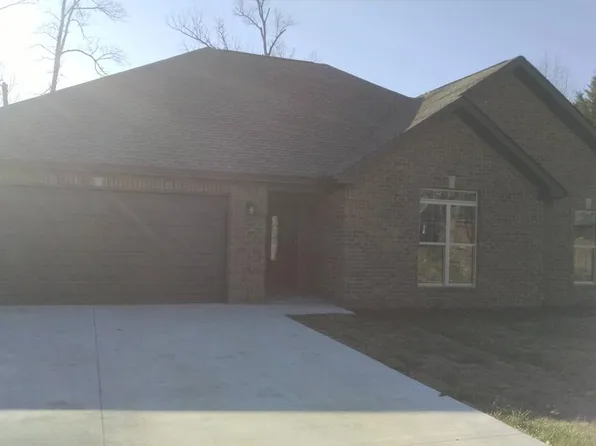 707 Hickory St, Muscle Shoals, AL 35661
