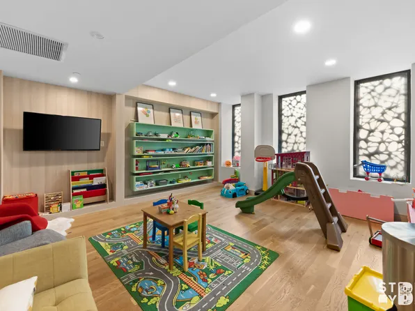 194 21st Street image 22 of 23