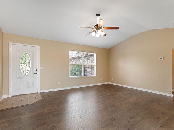 5th image of 595 Amber Avenue